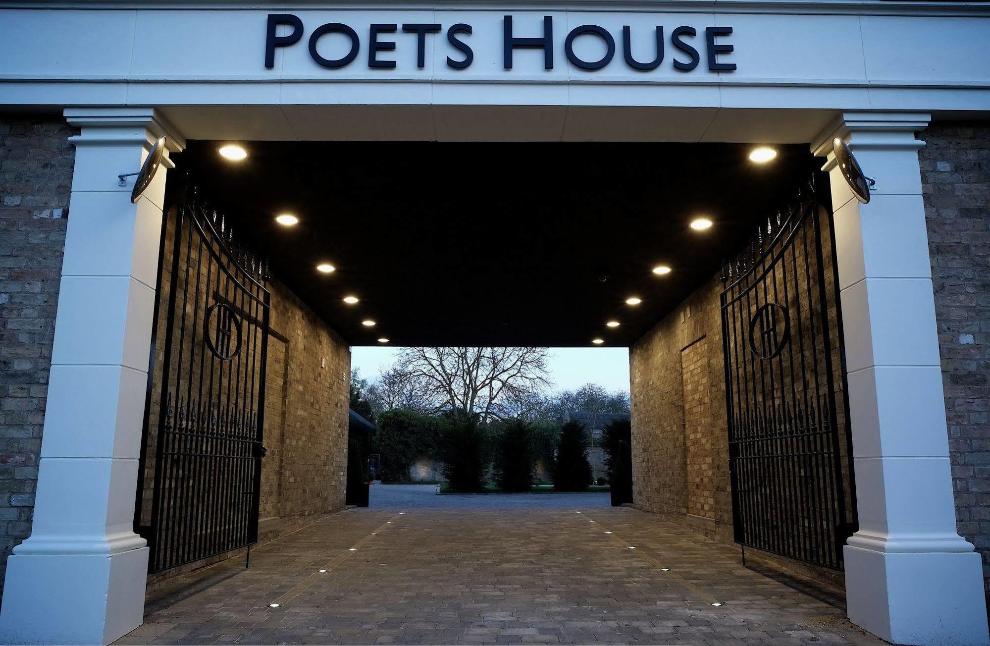 מלון אילי Poets House מראה חיצוני תמונה